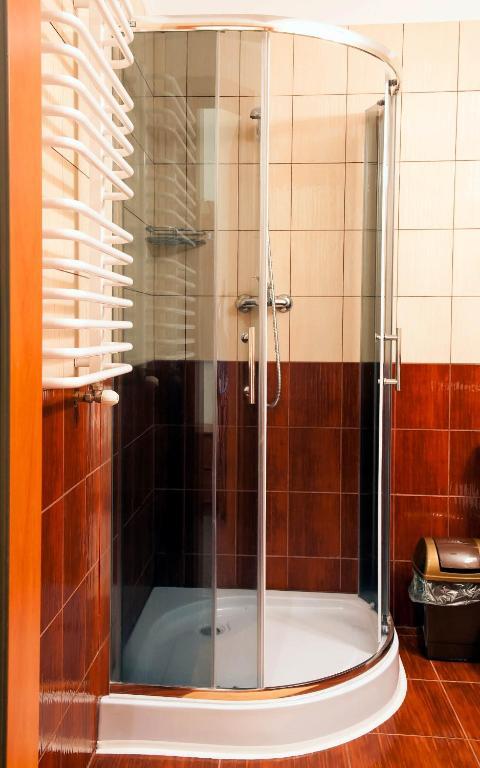 Pensjonat Lesny Dworek Spa & Garden Uzdrowisko Wsrod Natury Cisów Rum bild
